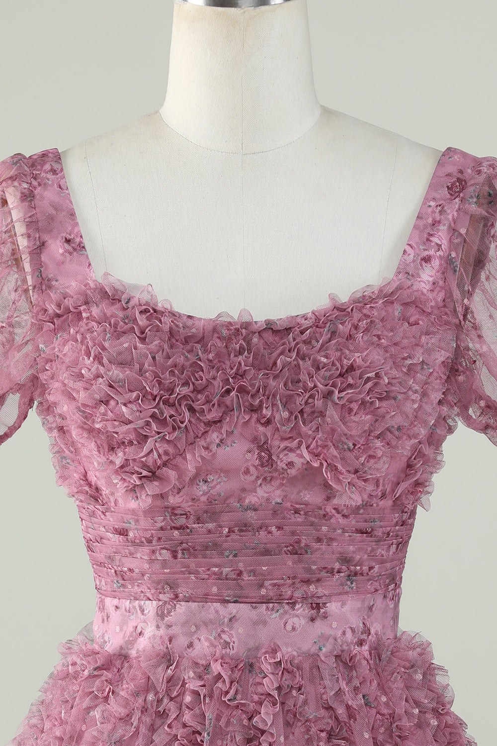 Precioso vestido floral Dusty Rose Homecoming con volantes