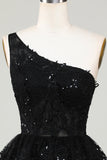 Precioso vestido negro de un hombro de bienvenida con apliques