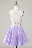Corsé púrpura A-Line satinado corto Homecoming vestido con encaje