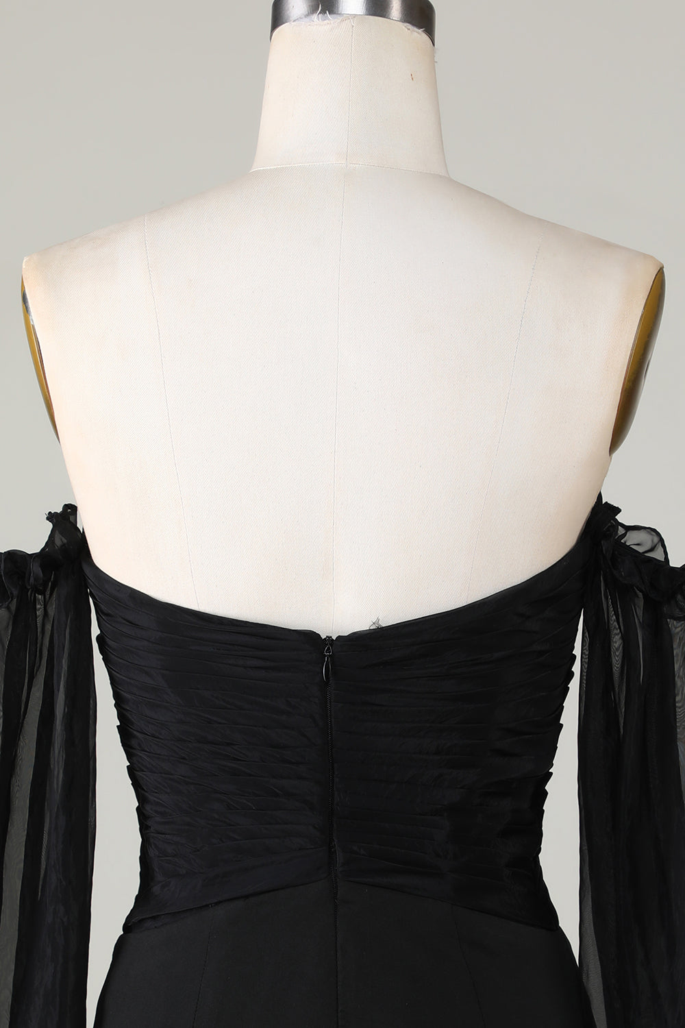 Off The Shoulder Keyhole Vestido negro de bienvenida con abalorios