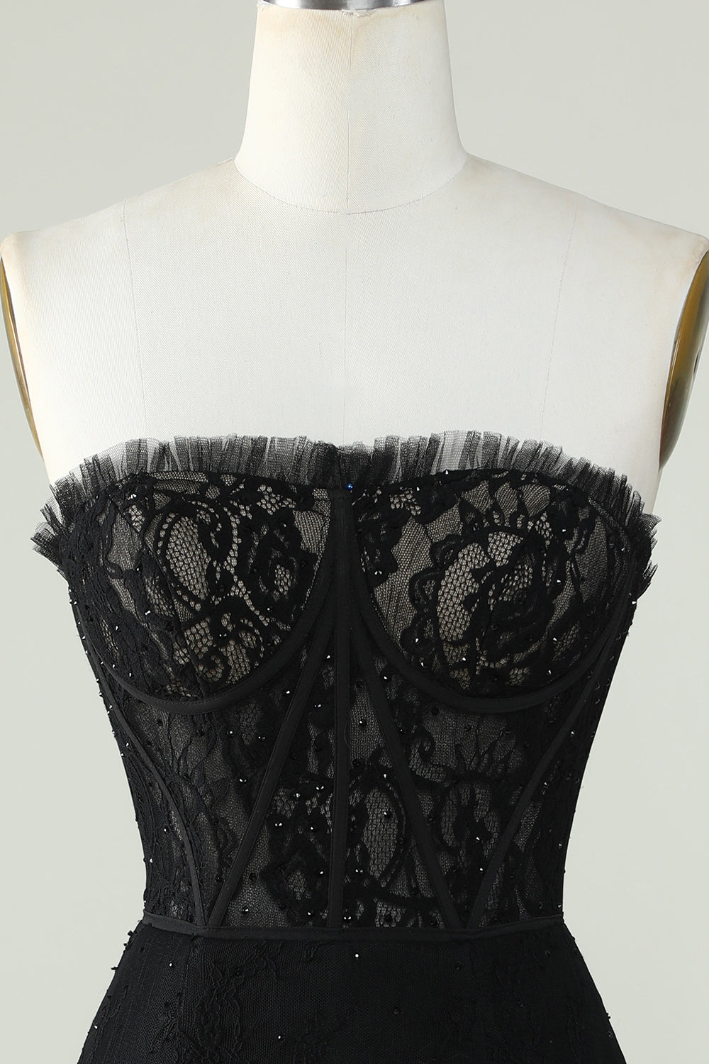 Vestido Negro de Cóctel Sin Tirantes