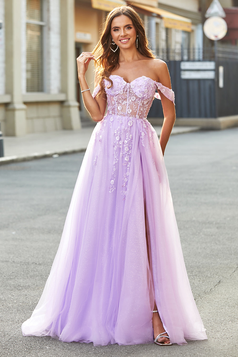 Vestido de fiesta con corsé de cuentas lila de línea A con hombros descubiertos