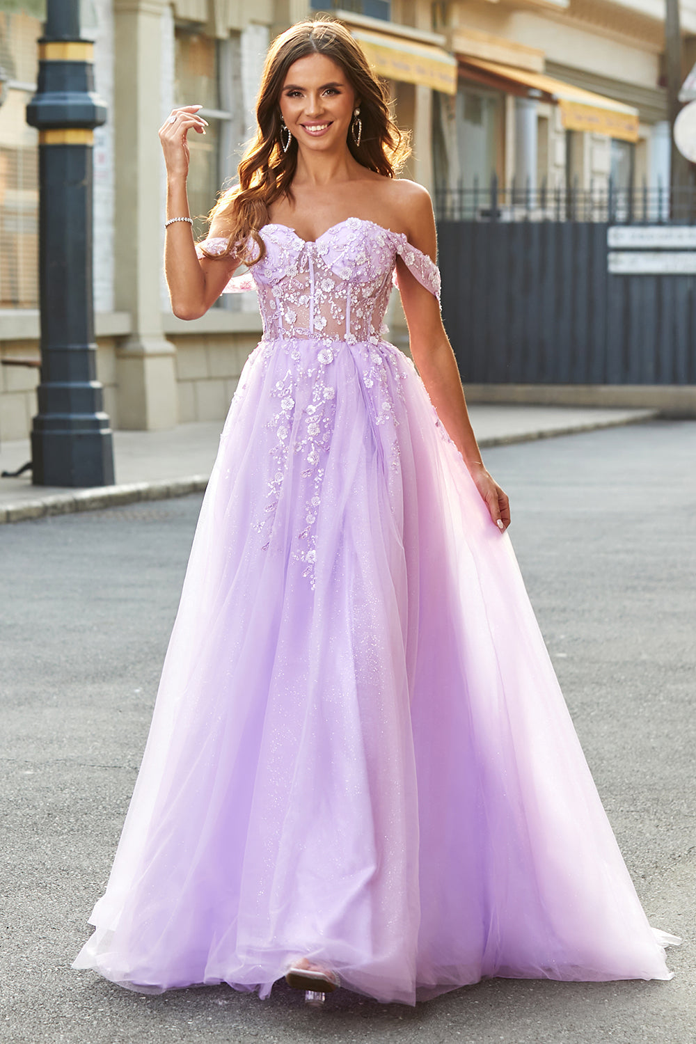 Vestido de fiesta con corsé de cuentas lila de línea A con hombros descubiertos