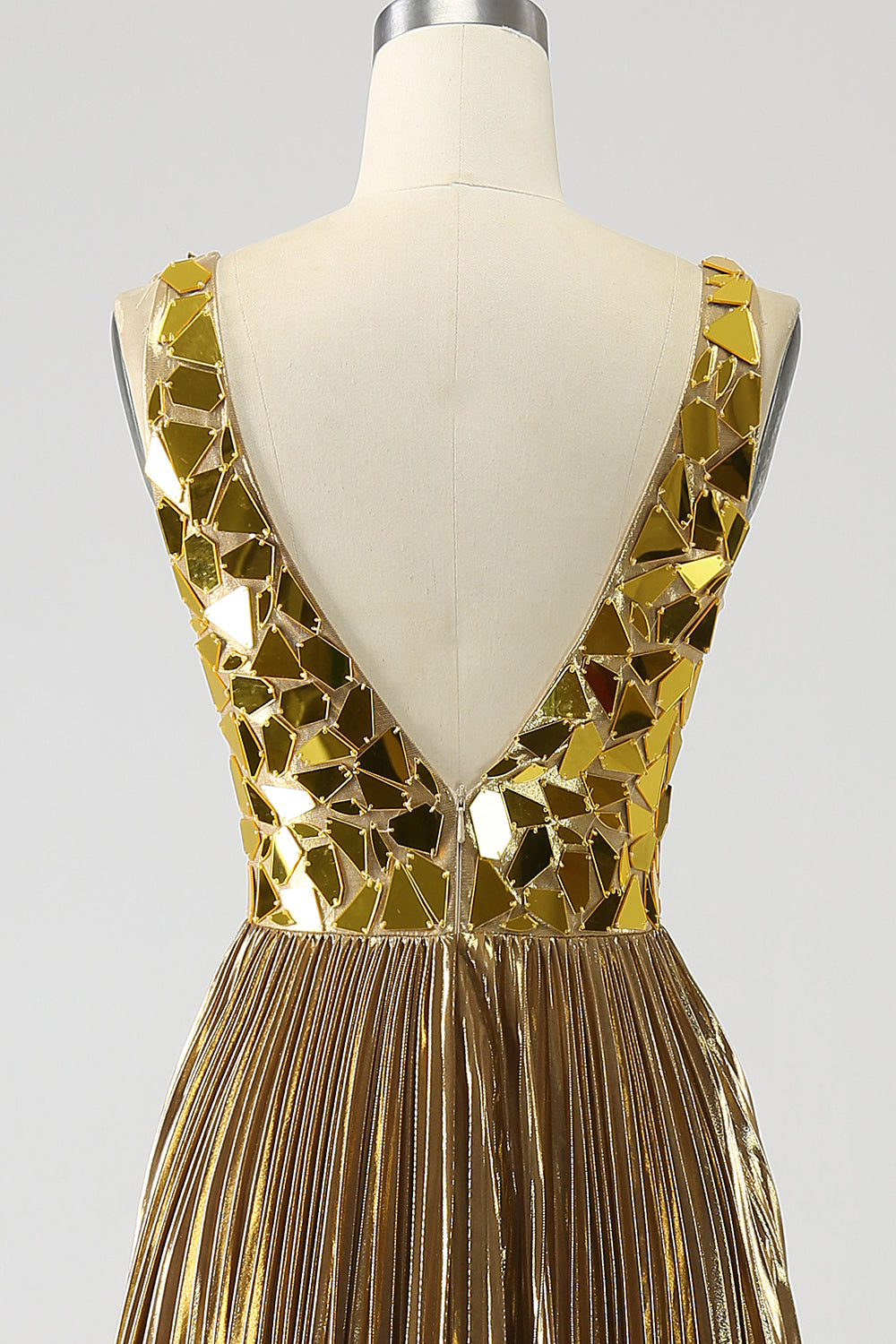 Vestido de fiesta largo dorado con escote en V profundo de una línea brillante con frente dividido