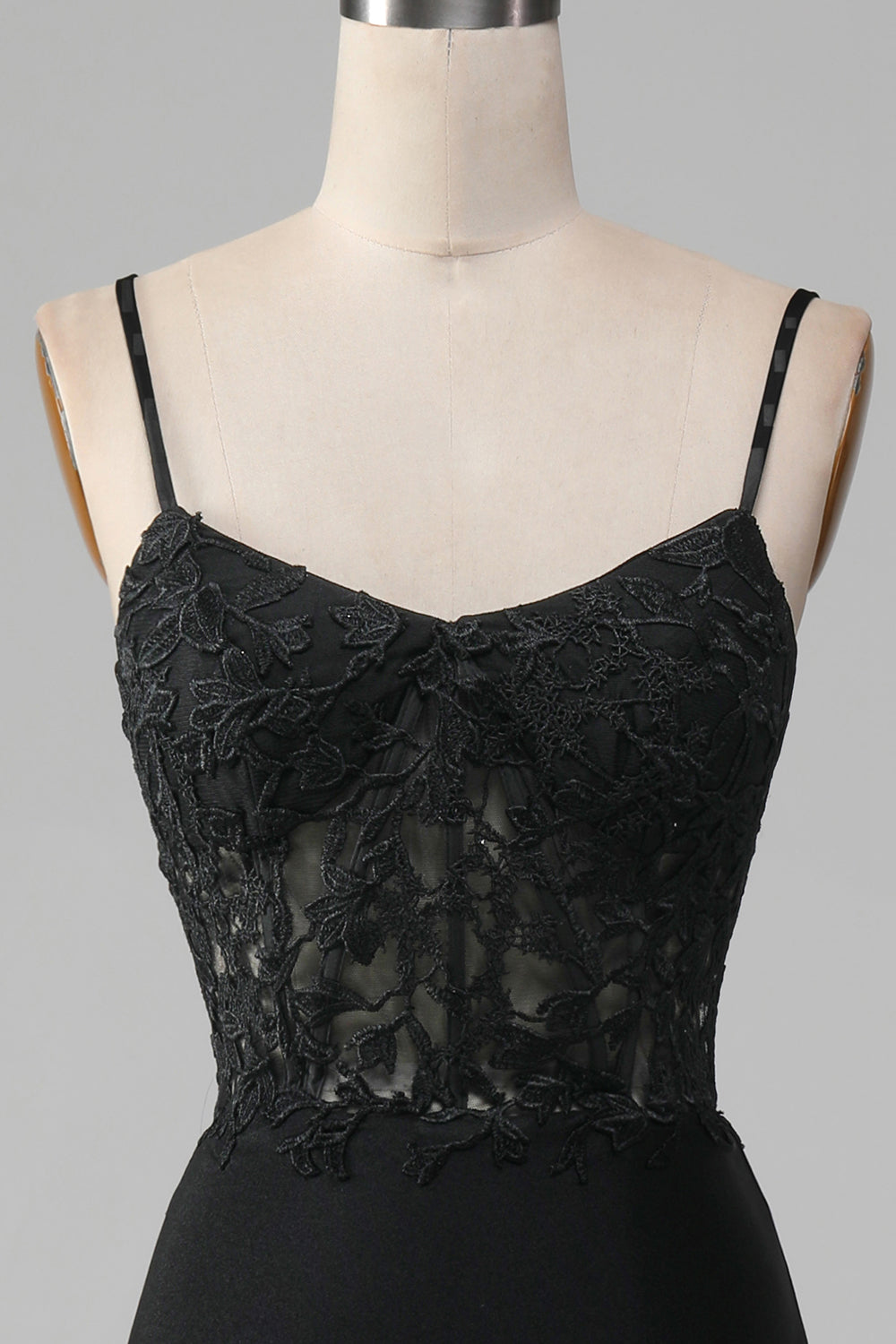 Vestido de fiesta con corsé de tirantes de espagueti de sirena negro con apliques