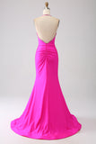 Vestido de fiesta largo sin espalda con cuello halter de sirena fucsia