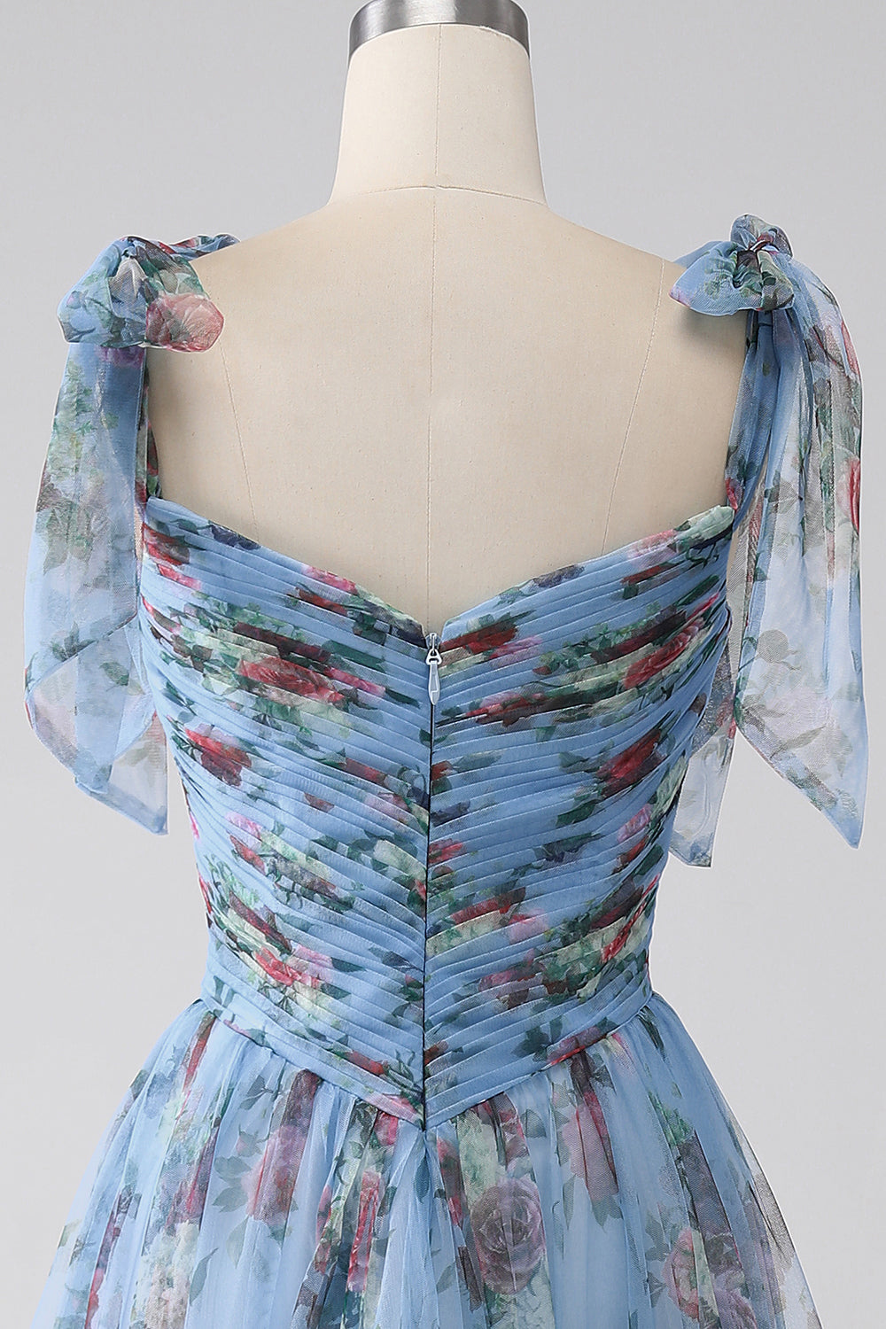 Vestido de fiesta largo con tirantes ajustables estampados en lavanda de una línea