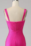 Vestido de fiesta rosa intenso de sirena brillante con hueco