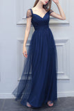 Una línea de V-cuello largo de tul vestido de dama