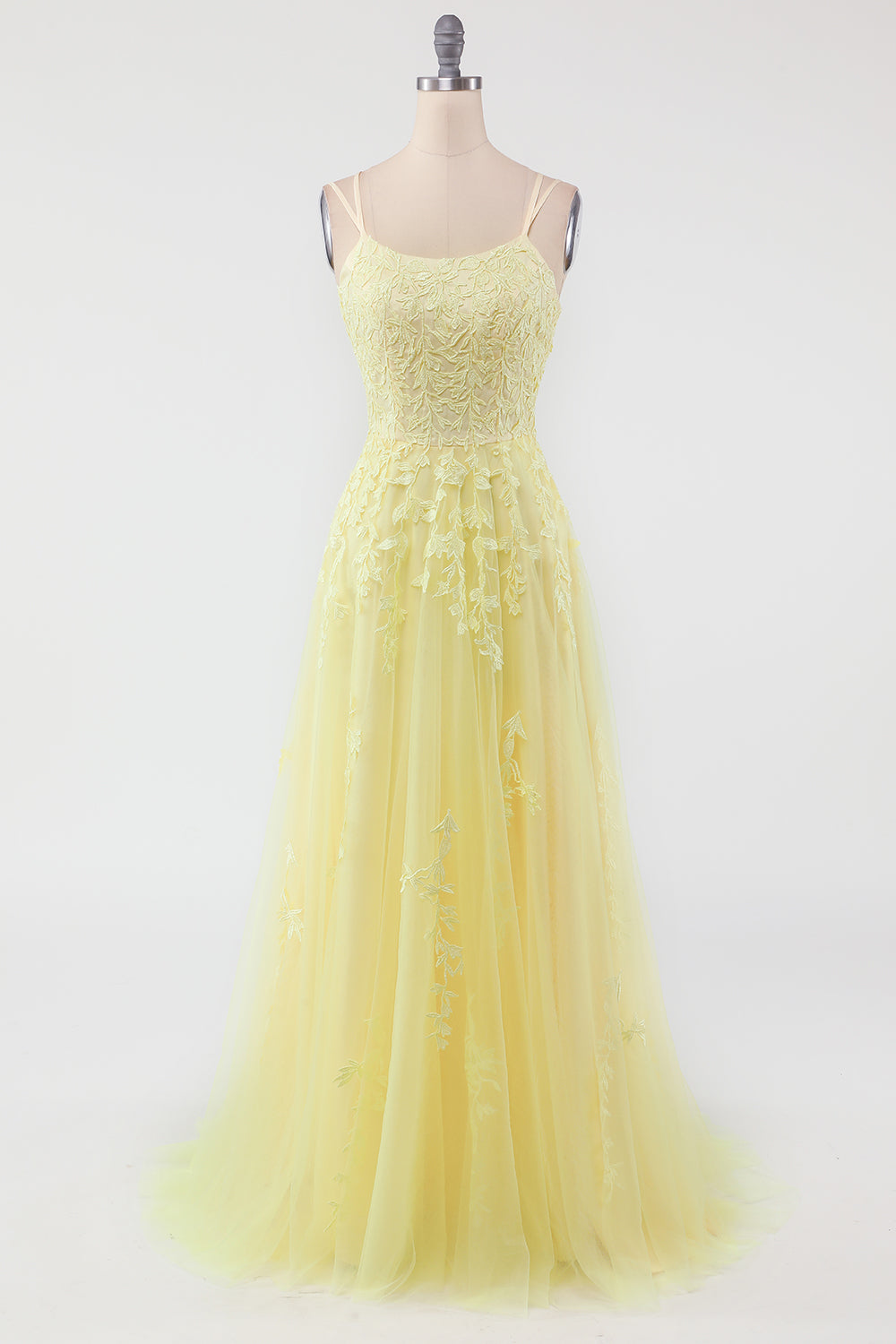 Vestido de fiesta de tul púrpura con apliques