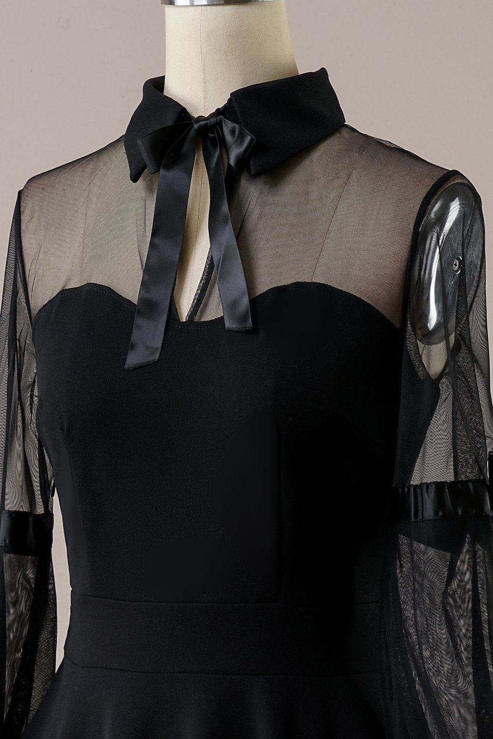 Negro vestido de época de Halloween