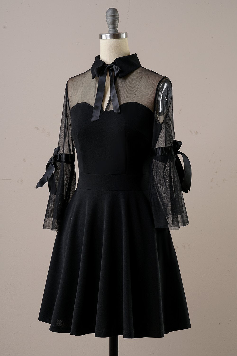 Negro vestido de época de Halloween