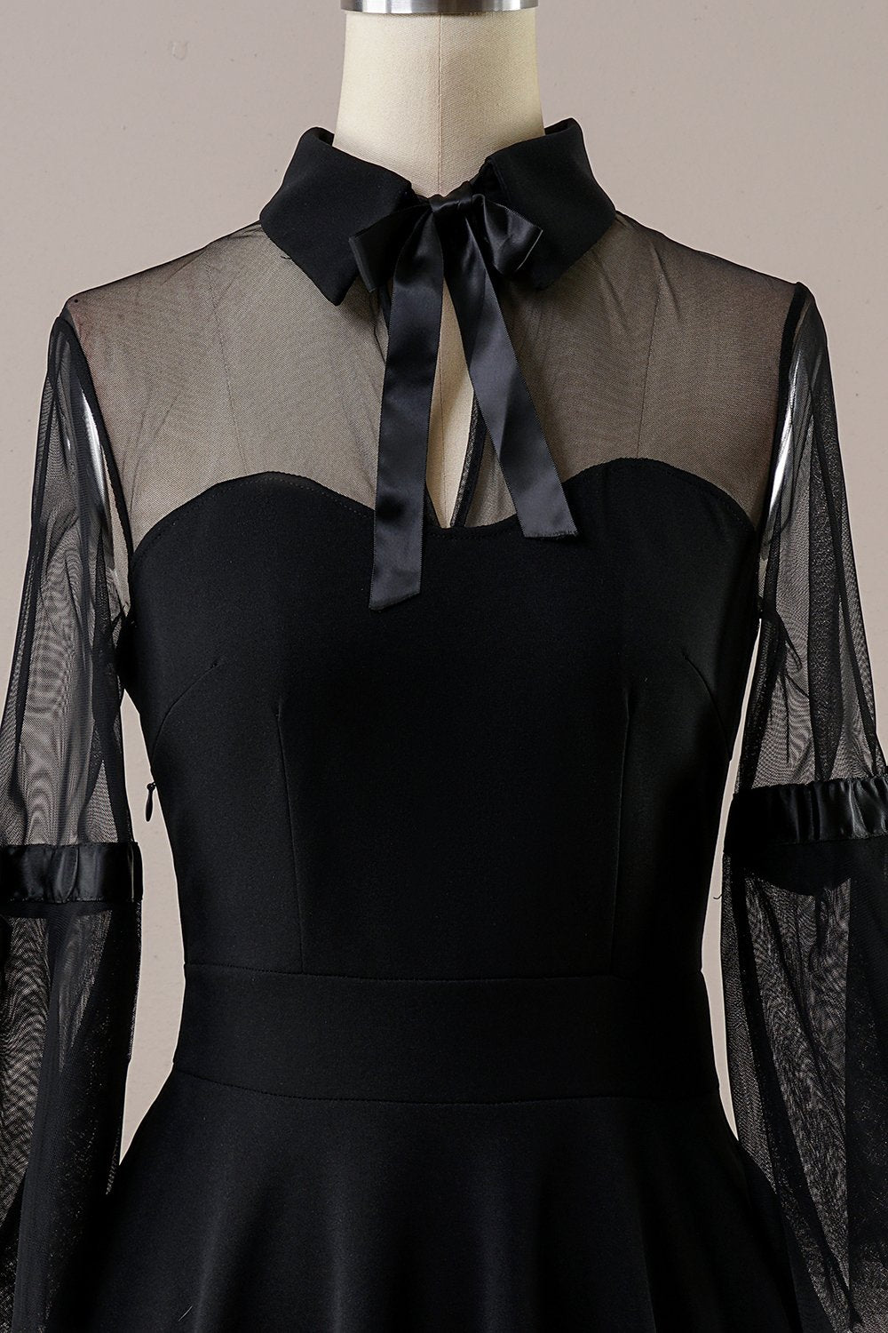 Negro vestido de época de Halloween