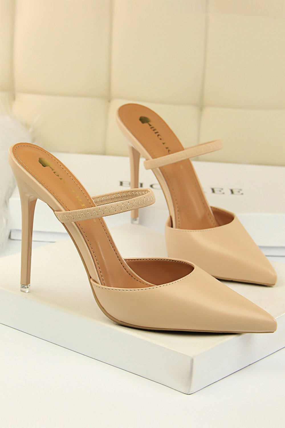 Tacones puntiagudos de albaricoque Stilcot