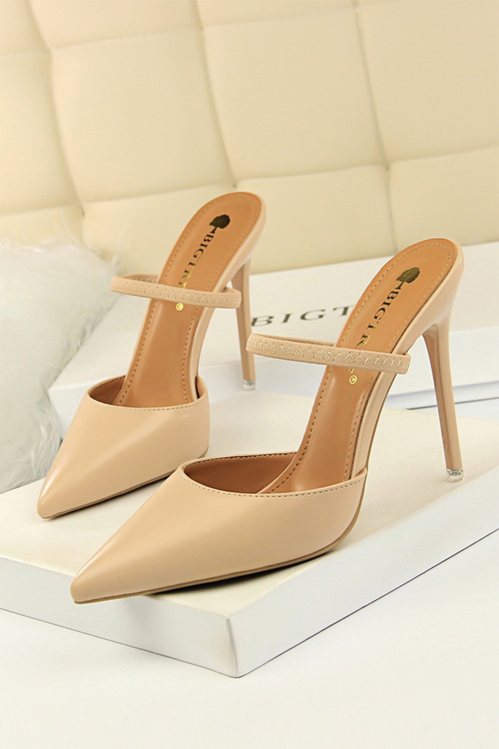 Tacones puntiagudos de albaricoque Stilcot