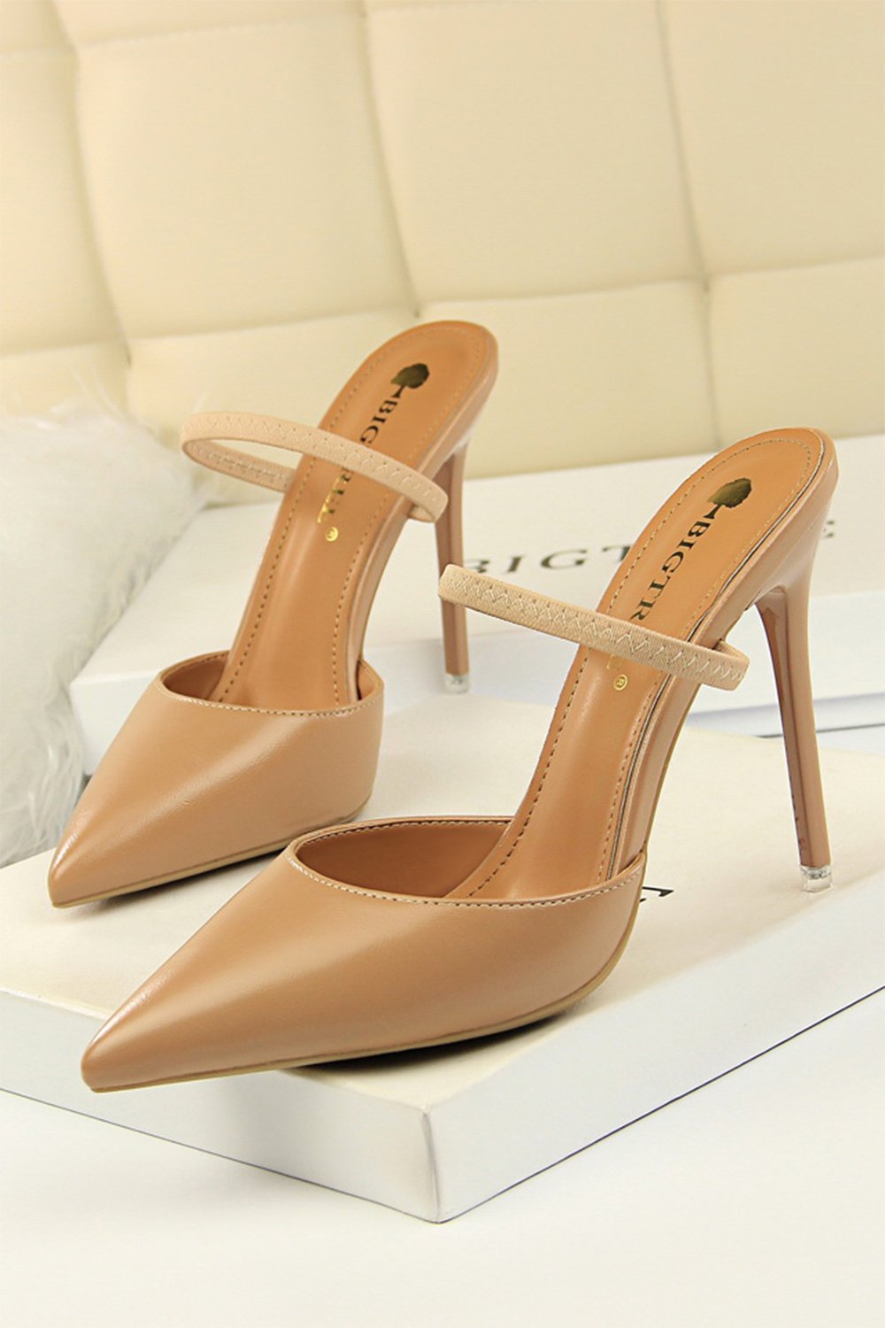 Tacones puntiagudos de albaricoque Stilcot
