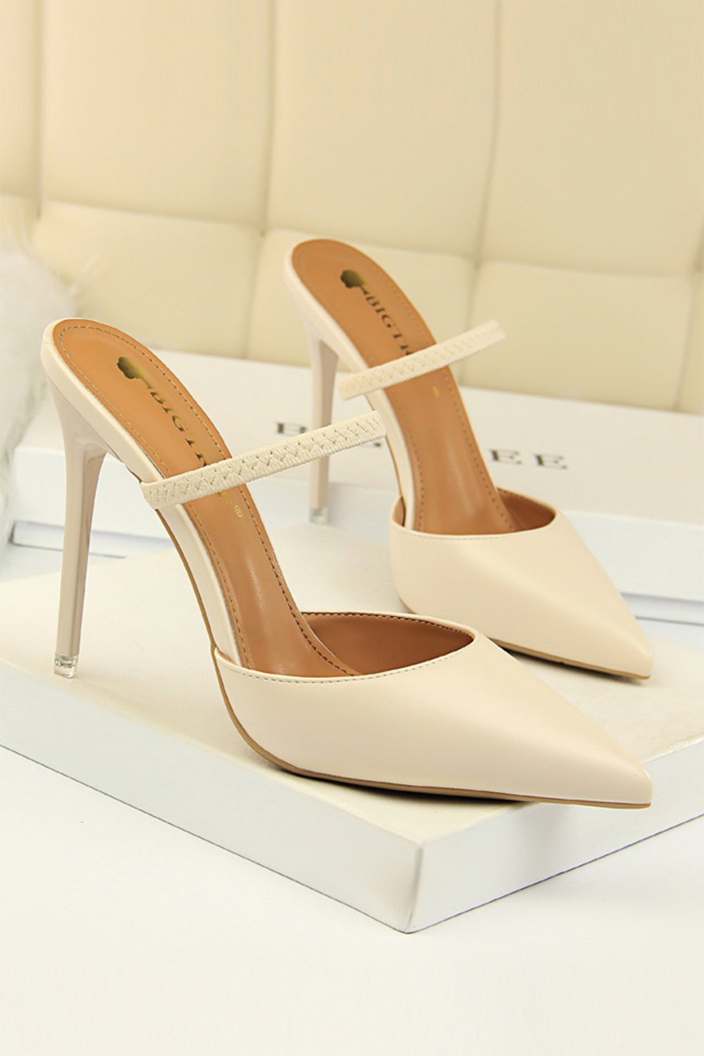 Tacones puntiagudos de albaricoque Stilcot