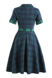 Vestido a cuadros verdes de la década de 1950