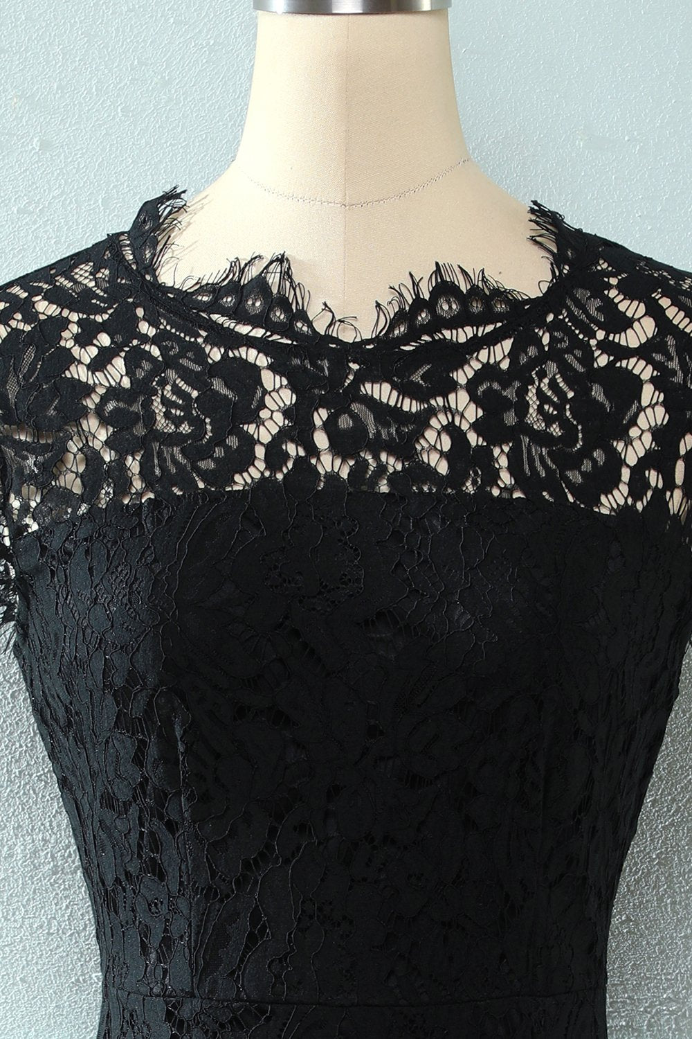 Vestido de encaje bodycon negro