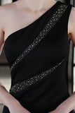 Vestido de fiesta de sirena negra con cuentas