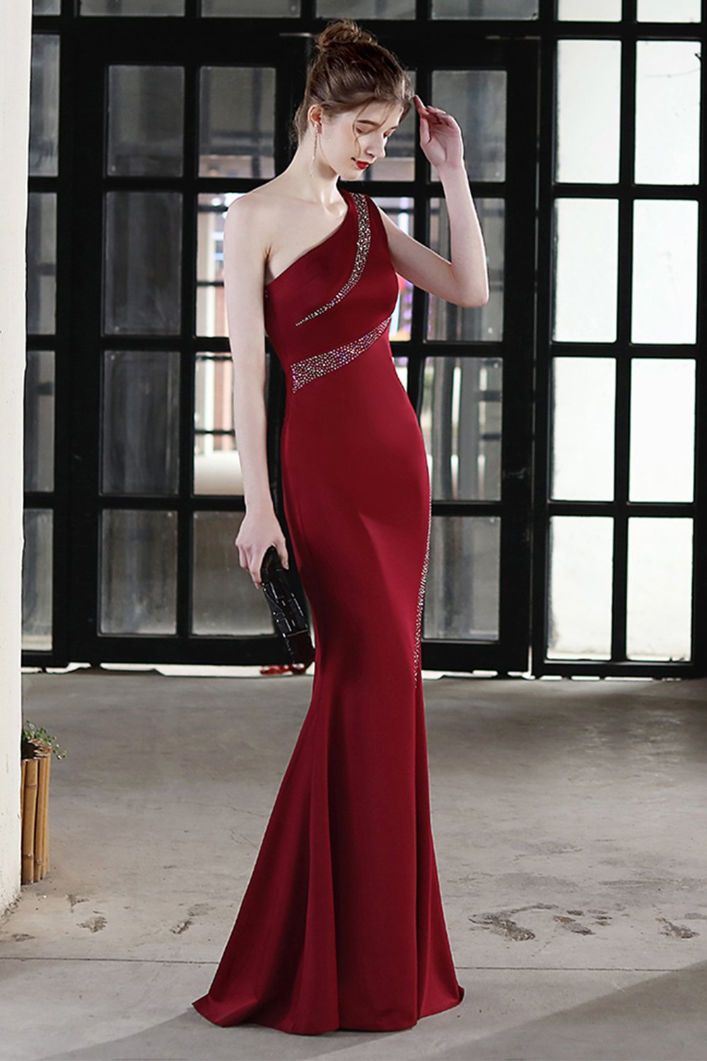 Vestido de fiesta de sirena negra con cuentas