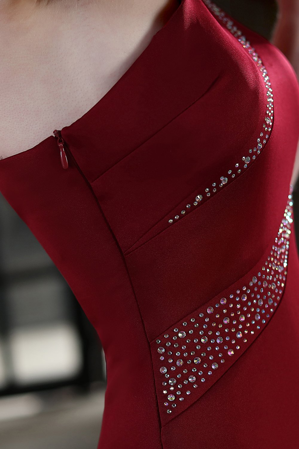Vestido de fiesta de sirena negra con cuentas