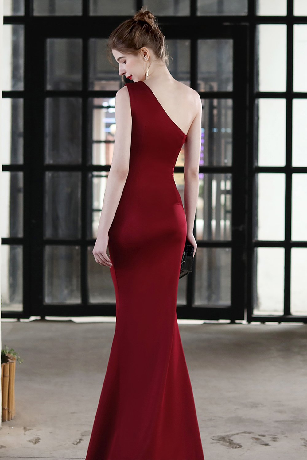 Vestido de fiesta de sirena negra con cuentas