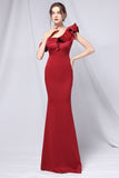 Un vestido de fiesta simple de hombro