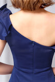 Un vestido de fiesta simple de hombro