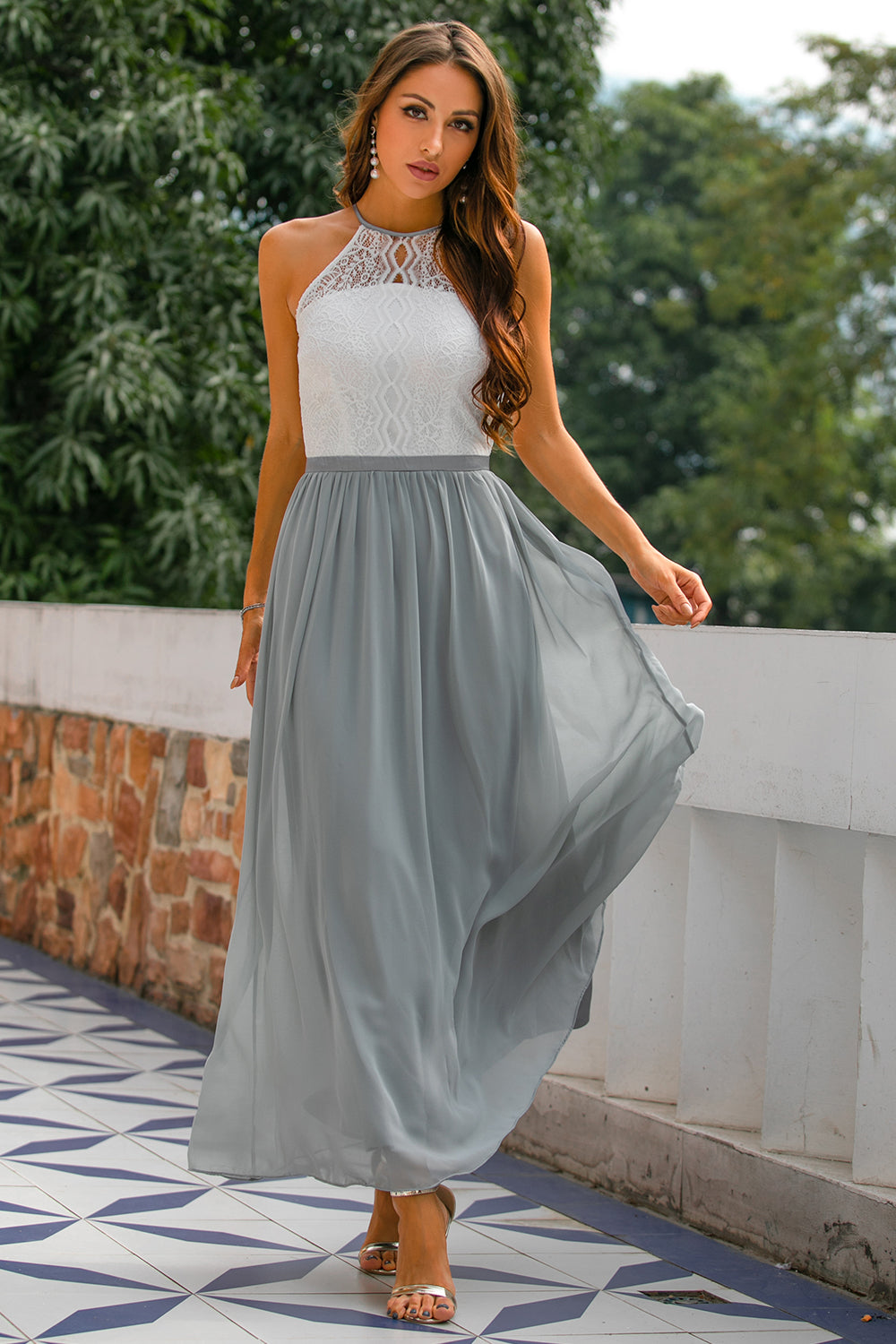 Vestido largo con espalda abierta gris