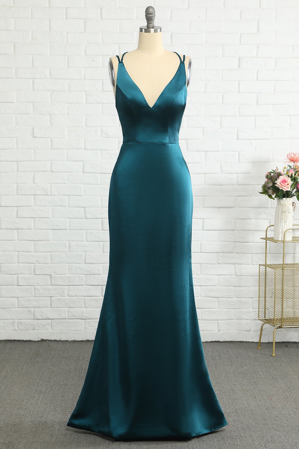 Vestido de fiesta largo sin espalda sirena azul pavo real