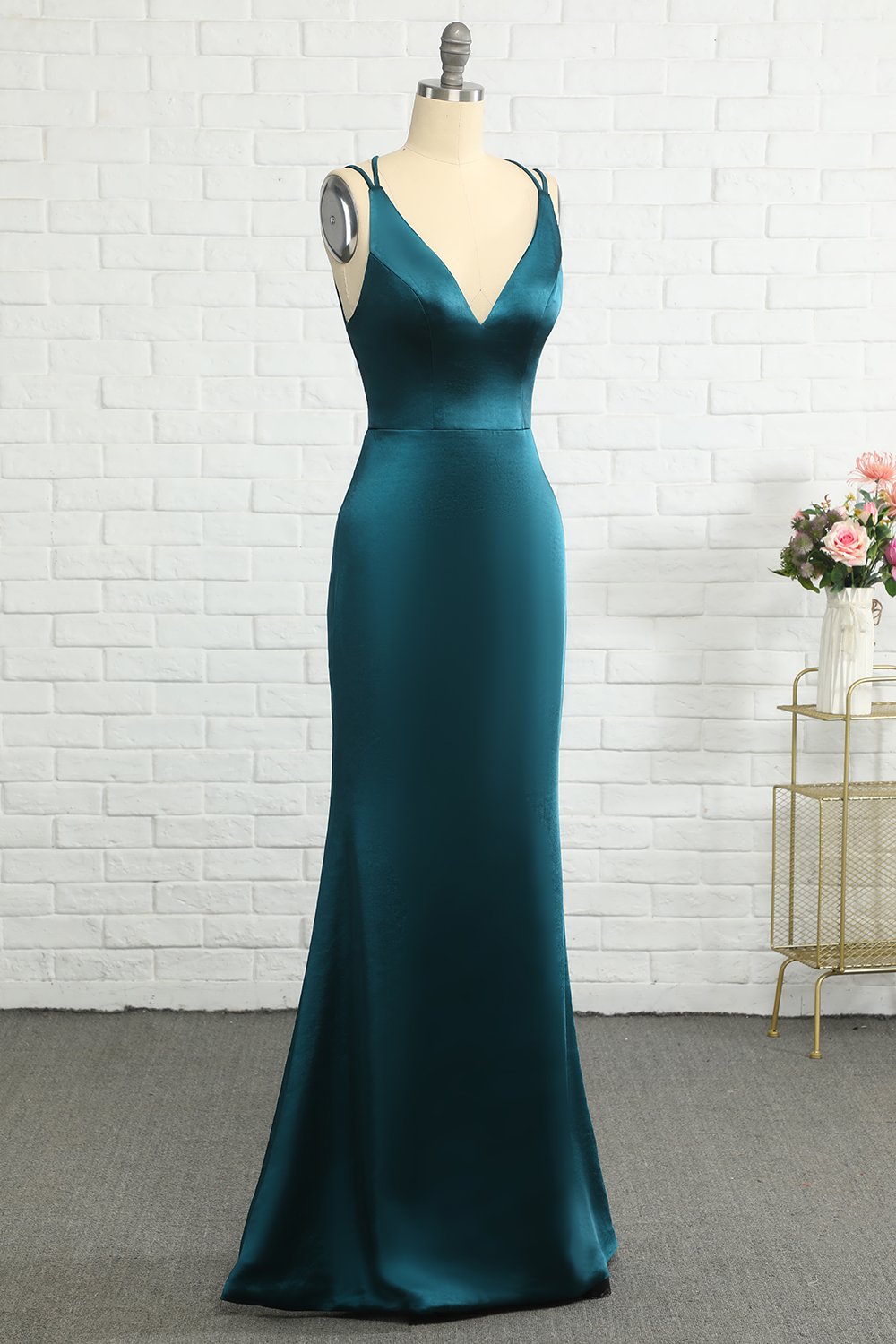 Vestido de fiesta largo sin espalda sirena azul pavo real