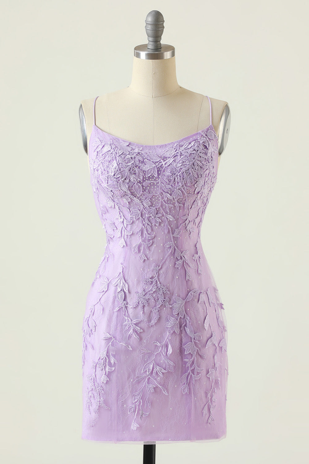 Vestido de cóctel púrpura sin espalda ajustado con apliques