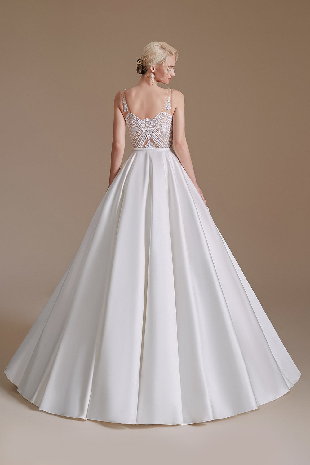 Vestido de novia blanco de cuello en V de línea A con encaje