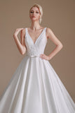 Vestido de novia blanco de cuello en V de línea A con encaje