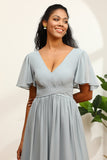 Vestido de dama de honor gris cuello en V