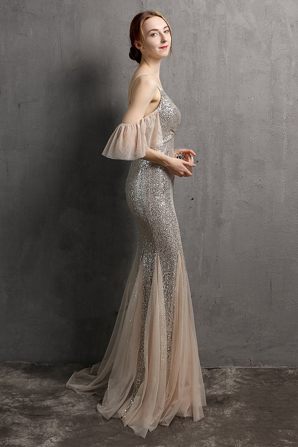 Vestido largo de lentejuelas de champán con volantes