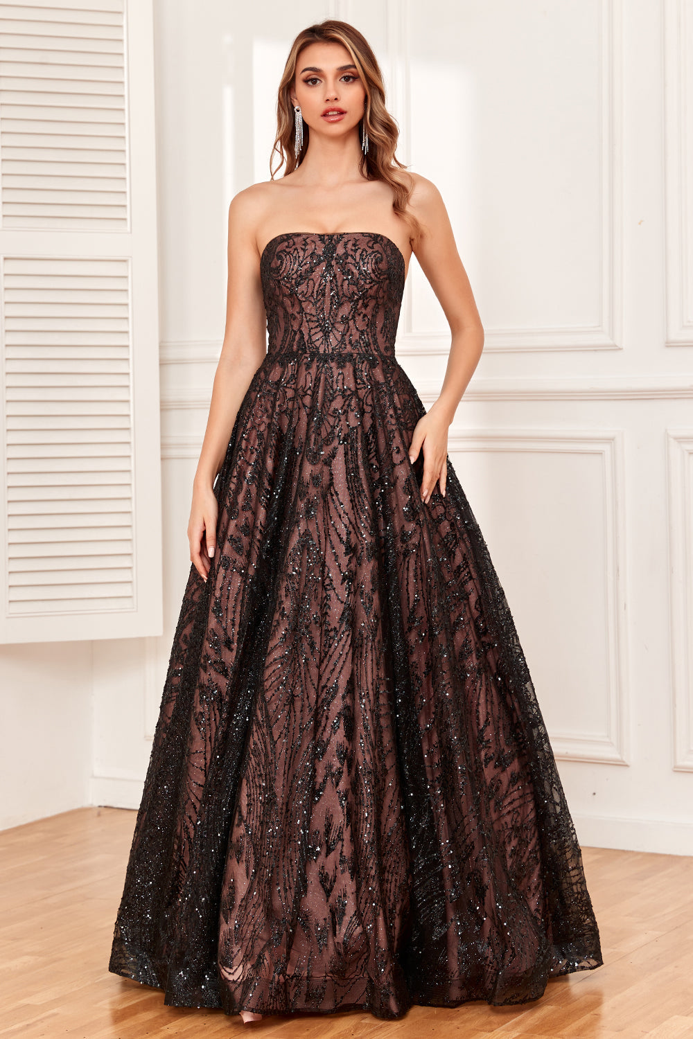 Vestido de Graduación Negro Sin Tirantes A Línea