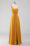 Vestido largo de dama de honor con fruncido de un hombro en línea A amarillo con abertura
