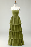 Vestido de dama de honor largo plisado sin tirantes de color rosa rubor