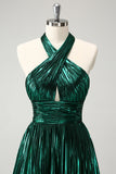 Vestido de fiesta corto plisado con escote halter metalizado y purpurina verde oscuro