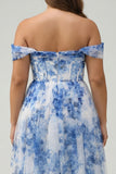 Corsé de flor blanca azul con hombro descubierto y vestido de dama de honor de talla grande con abertura