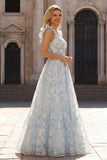 Vestido largo de graduación azul claro con estampado de flores con escote en pico y escote en V