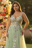 Vestido de graduación largo de tul de talla grande aplicado Green A Line con abertura