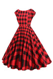 Vestido de escote en V a cuadros rojos y negros de la década de 1950