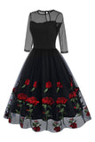 Vestido negro A Line Rose Floral de la década de 1950 con medias mangas