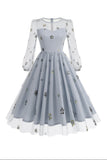 Vestido floral azul A de la década de 1950 con mangas largas