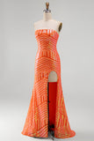 Vestido largo de graduación sin tirantes de sirena naranja brillante con abertura