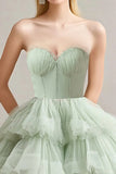 Un vestido formal de tul con volantes sin tirantes sin tirantes de A Line Sage