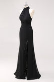 Vestido formal largo sirena con volantes negros con cuello halter y abertura